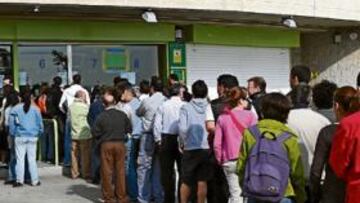 <b>APOYO. </b>Los socios han respondido a la llamada del club y cerca de 1.000 ya han pasado por taquillas.