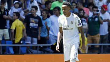 Militao, en su presentaci&oacute;n como jugador del Real Madrid.