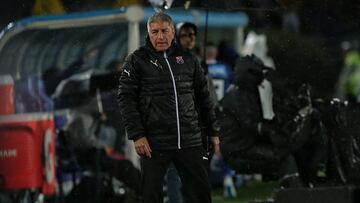El técnico de Medellín, Octavio Zambrano, analizó la derrota y la clasificación de su equipo frente al Atlético Bucaramanga. Denunció problemas logísticos.