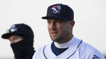 Tim Tebow batea home run en su primer turno de Doble-A