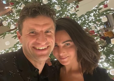 Thomas y Lisa Müller son marido y mujer desde hace 15 años. Su historia de amor comenzó en 2006 cuando ambos eran unos adolescentes. Ella dedica su vida a la equitación y comparte algunos aspectos de su trabajo a través de sus redes sociales.