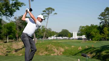 HOUSTON, TEXAS - MARCH 28: Scottie Scheffler of the United States hits a tee shot on the fifth hole during the first round of the Texas Children's Houston Open at Memorial Park Golf Course on March 28, 2024 in Houston, Texas.   Raj Mehta/Getty Images/AFP (Photo by Raj Mehta / GETTY IMAGES NORTH AMERICA / Getty Images via AFP)