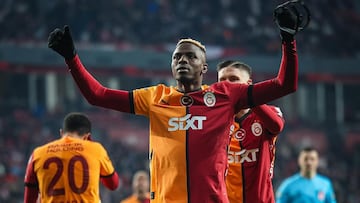 Victor Osimhen celebra un gol con el Galatasaray.