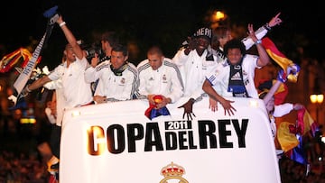 En 2011, el Real Madrid de Mourinho logró su primer título bajo la presidencia de Florentino desde su regreso: la Copa del Rey. Venció al FC Barcelona en una intensa final con gol de Cristiano Ronaldo en la prórroga. El equipo mostró gran solidez y competitividad frente al mejor Barça de Guardiola. En Liga quedó segundo, y en Champions llegó a semifinales, donde cayó ante el propio Barcelona. Fue el inicio de una rivalidad histórica entre Mourinho y Guardiola.