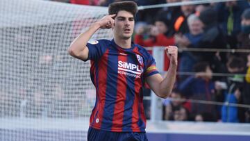 Melero celebra un gol con el Huesca.
