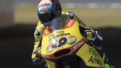 Rins sorprende a Sam Lowes