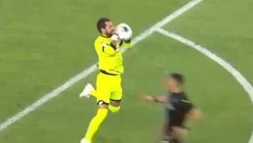 Serkan Kirintili picks up Turkish football's fastest red card