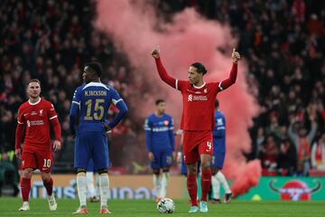 El colombiano fue una de las figuras en la victoria de los Reds 0-1 sobre Chelsea en Wembley. Cuarto título de Lucho en Inglaterra.