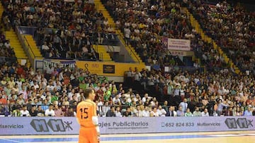 Imagen de un partido de fútbol sala en el Palacio de los Deportes de San Pablo de Sevilla.