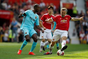 Manchester United vs Barcelona legends are back - in pictures