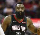 Los árbitros admiten su error: Harden hizo pasos ante Ricky