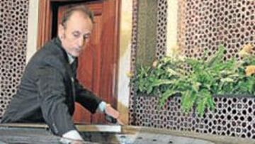<b>¿OTRA VEZ PRESIDENTE? </b>Lopera sigue dando pasos para presidir el club bético de nuevo.
