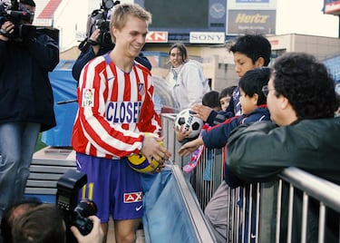 Llegó procedente del Birmingham City FC inglés. En el Atleti no tuvo un buen año exceptuando alguna buena actuación en algún partido. Tras ese año se marchó al Stuttgart.