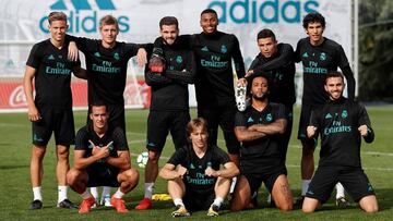 La imagen es del entrenamiento de ayer. Cristiano pos&oacute; con sus compa&ntilde;eros. El portugu&eacute;s quiere levantar el vuelo en LaLiga, en la que lleva un gol en cuatro partidos (360 minutos). Entre todas las competiciones lleva siete.