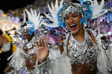 El Carnaval de Río de Janeiro es uno de los mayores eventos a nivel mundial. La calles del país sudamericano se llenan de colorido y fiesta para celebrar esta festividad.