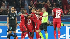 Los jugadores del Bayer Leverkusen celebran un gol ante el Atleti.