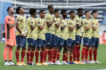 Colombia cayó goleado ante Uruguay en Barranquilla y tendrá que buscar puntos en su visita a Ecuador en Quito