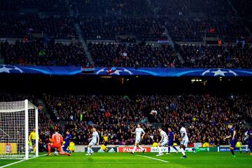 1-0. Messi marc¨® el primer gol.