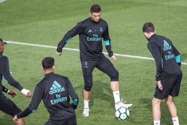 Zidane drafts Moha for the Eibar game; Bale still recovering