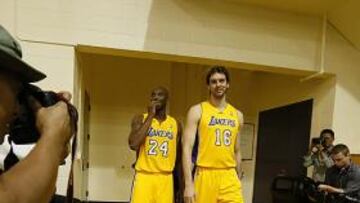<b>JUNTOS OTRA VEZ. </b>Bryant y Gasol seguirán siendo referentes en los nuevos Lakers, ahora junto a Howard y Nash en un quinteto de lujo.