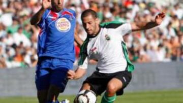 Fabio Celestini, centrocampista suizo del Getafe, aseguró hoy que si su equipo cambiara el color de su camiseta "parecería el Castilla" por la cantidad de jugadores que hay procedentes de la cantera del Real Madrid