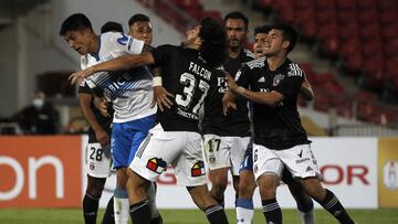 Futbol, Universidad Católica vs Colo Colo.
Supercopa 2020.
El jugador de Universidad Catolica Valber Huerta disputa con Maximiliano Falcon de Colo Colo durante el partido por la Supercopa 2020 en el Estadio Nacional
Santiago, Chile.
21/03/2021
Jonnathan Oyarzun/Photosport
Football, Universidad Católica vs Colo Colo.
Supercopa 2020.
Universidad Catolica's player Valber Huerta battles against Maximiliano Falcon of Cool Colo during football match at Nacional stadium.
Santiago, Chile.
21/03/2021
Jonnathan Oyarzun/Photosport