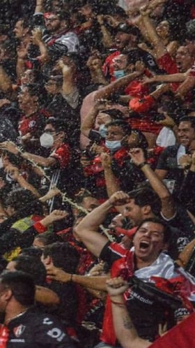 Se armó la campal entre ambas barras