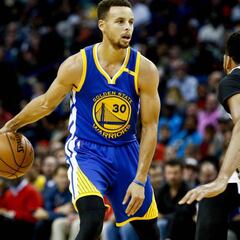 Curry (30) y Green (12+12+10) salvan a los Warriors ante Davis