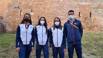 Mar&iacute;a Vicente en Torun junto a los otros tres atletas catalanes en Torun.