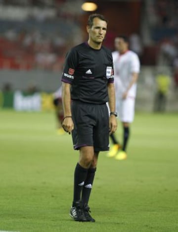 Sevilla - Atlético de Madrid. El árbitro Clos Gómez.