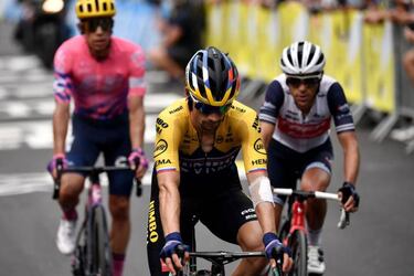 Peters gana la etapa 8 del Tour y los favoritos se retan en montaña