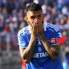 Los 16 jugadores que aún pueden salir de la U en el mercado