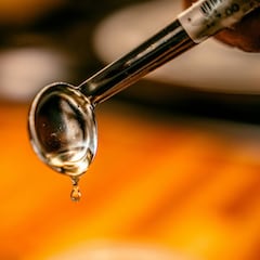 Se encuentra dentro de una típica fruta de verano y una sola cucharada mejora tu piel, memoria y concentración