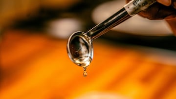 Se encuentra dentro de una típica fruta de verano y una sola cucharada mejora tu piel, memoria y concentración