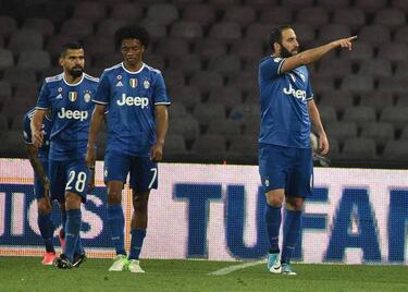 Higuaín points finger at De Laurentiis: "It's your fault!"