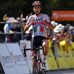 Formolo logra la hazaña y Roglic bonifica y sigue líder