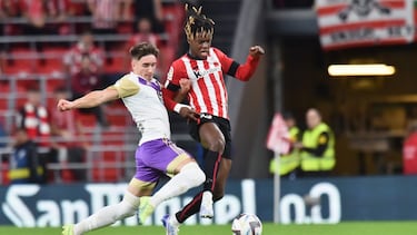 Fresneda ante Nico Williams, en San Mamés.