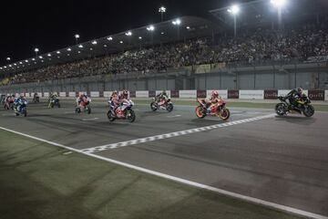 Victoria de Dovizioso en la primera carrera del año