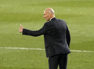 03/04/21 PARTIDO PRIMERA DIVISION  REAL MADRID - EIBAR  ZIDANE