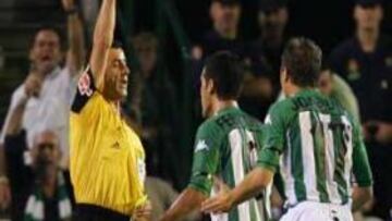 <B>MUY PROTESTADO.</B> La decisión de Pérez Lasa de expulsar a Oliveira no tuvo una buena acogida entre sus compañeros.