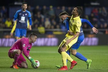 Villarreal boosted by Bacca's return ahead of Barcelona clash