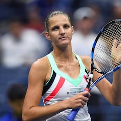 Pliskova no falla, la campeona Kerber cae y la lluvia no para