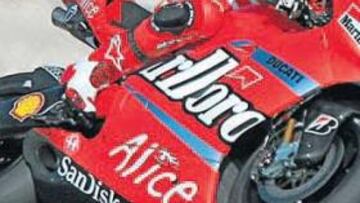 <b>EL ÚLTIMO. </b>Casey Stoner y su Ducati vencieron con autoridad en el último gran premio disputado en el circuito de Losail (Qatar).