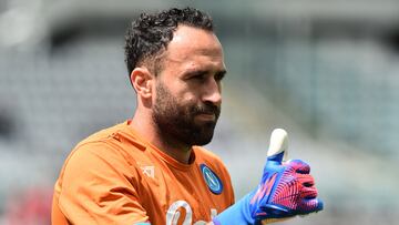 David Ospina durante el calentamiento antes de un partido del Napoli por Serie A.