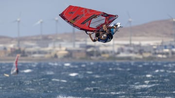 Liam Dunkerbeck durante la final Sub20 de la PWA Gran Canaria Windsurf World Cup 2023 en Pozo Izquierdo, el viernes 7 de julio del 2023. 