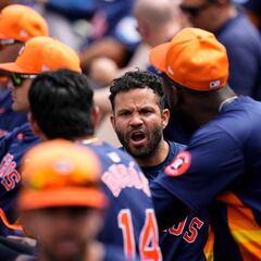 Houston Astros lose eight players to free agency