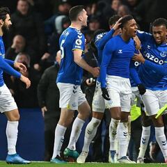 Richarlison y Gray cambian el ánimo de Goodison Park