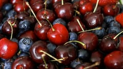 Cherry milestone falls apart: ship with 1,300 containers full of cherries adrift