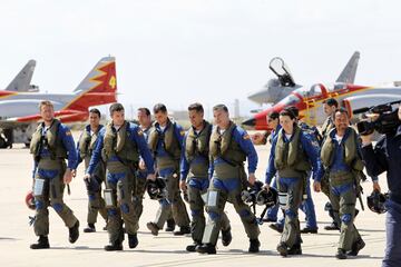 La Patrulla Águila está compuesta por un jefe, siete pilotos y diversos reservas.