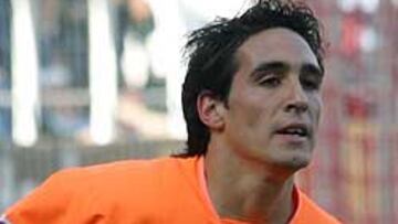<b>DESTACADO.</B> Vicente ha sido el jugador m¨¢s destacado del Valencia esta temporada.